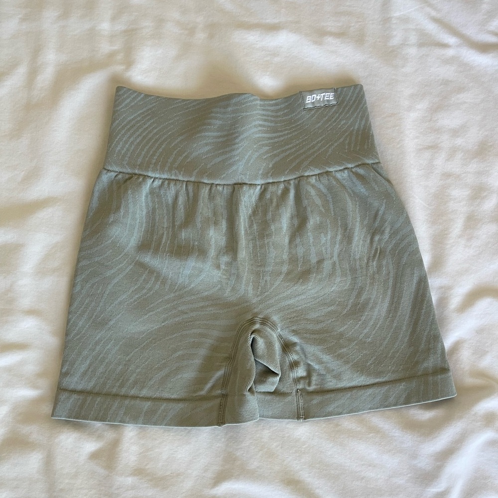 Bo+Tee High Waist Define Lux Biker Shorts